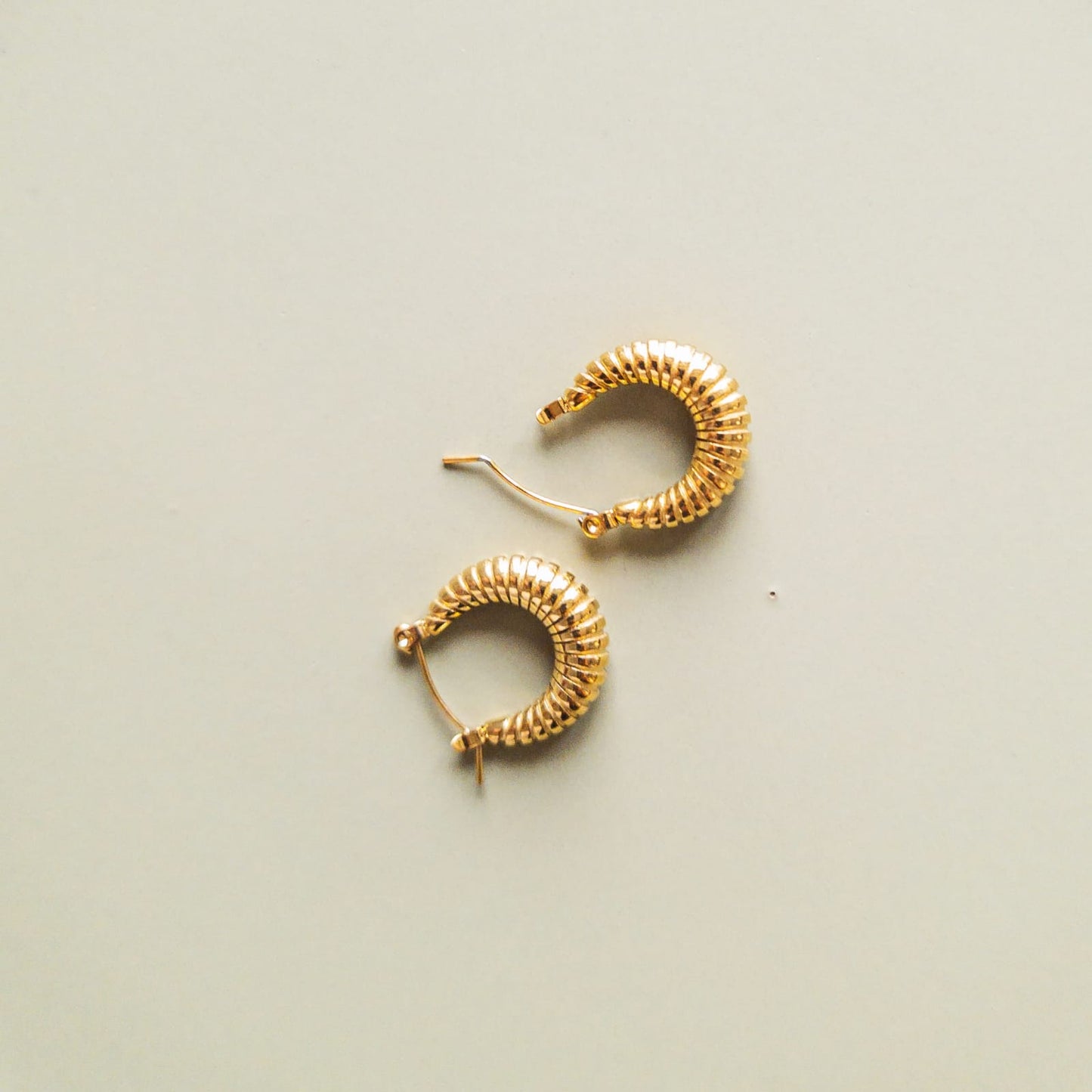 Screw Pattern Hoop