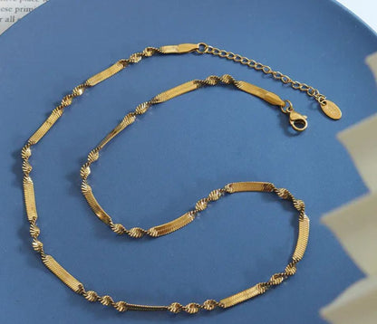 Torsion Chain Necklace